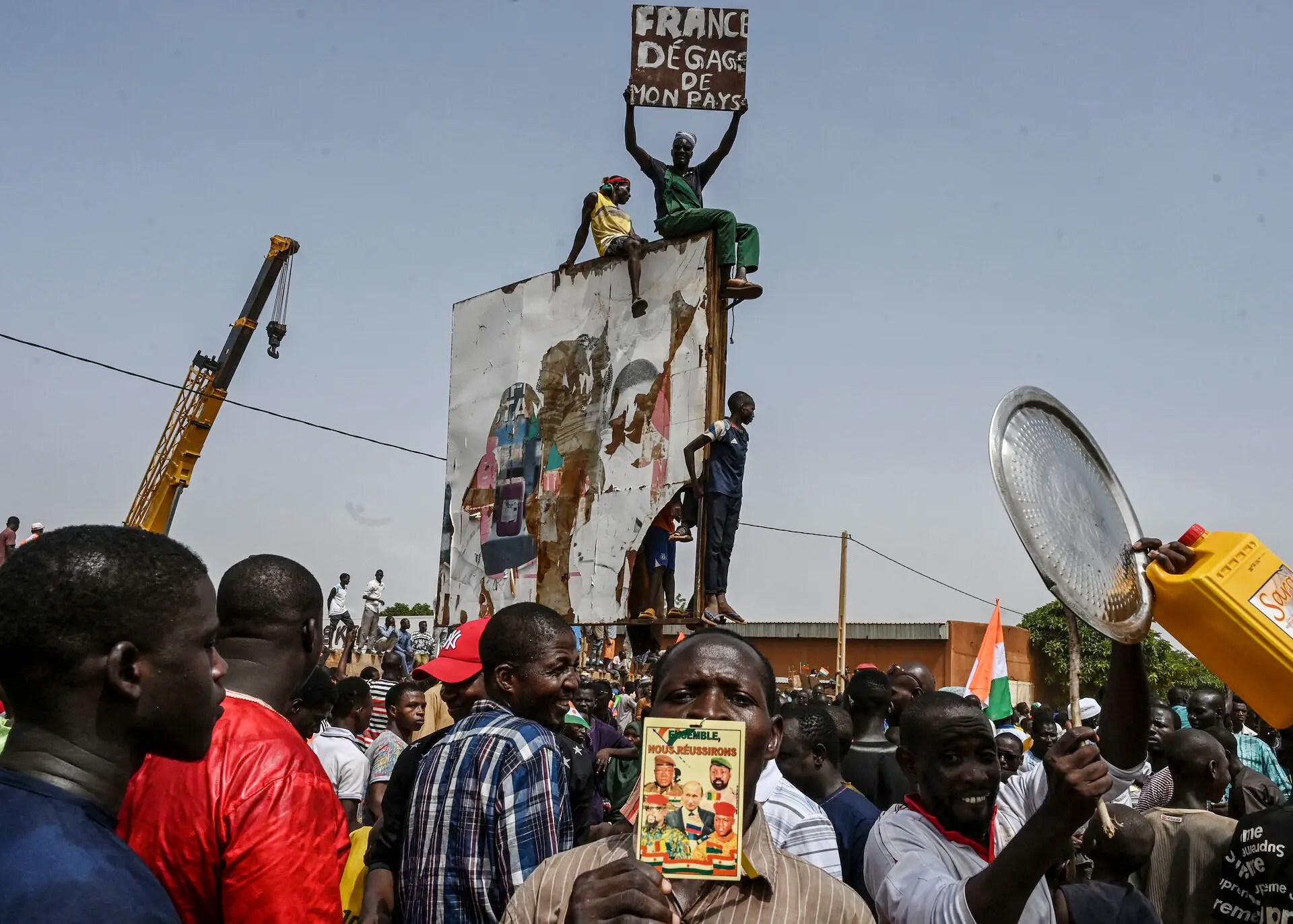 فورين بوليسي: هل هذه نهاية فرنسا أفريقيا؟ | أخبار سياسة – البوكس نيوز