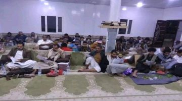 مليشيات الحوثي تحول المساجد إلى مجالس للقات في رمضان.. لهذا السبب