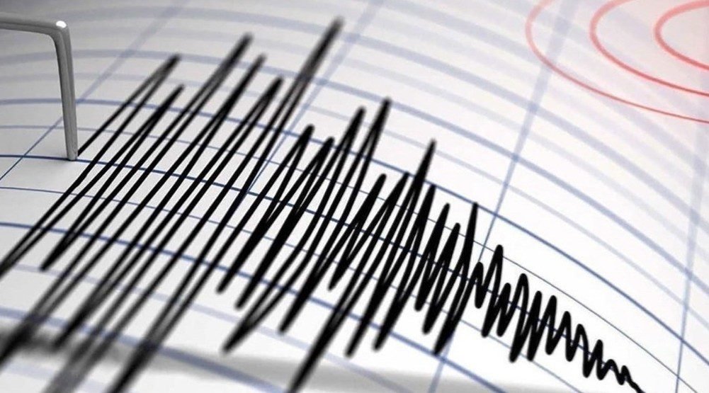 زلزال بقوة 6.4 درجات يضرب جزيرة جاوا الإندونيسية