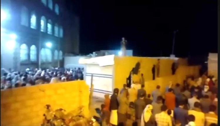 مليشيا الحوثي تمنع صلاة القيام في أحد مساجد ذمار وتغلقه أمام المصلين