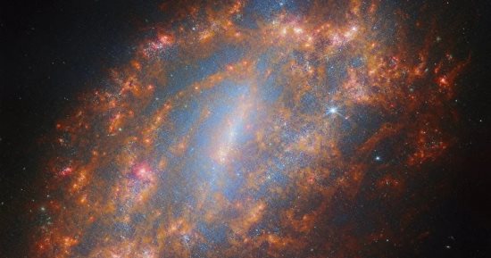 تكنولوجيا  – تلسكوب جيمس ويب الفضائى يكشف هيكل مجرة بالأشعة تحت الحمراء