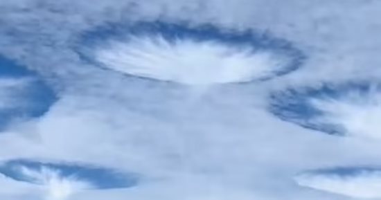 تكنولوجيا  – ناسا تلتقط ثقوبًا غريبة فى السحب وتكشف حقيقة ربطها بالأجسام الطائرة المجهولة