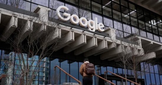 تكنولوجيا  – CNBC: جوجل تطرد مهندسا لاحتجاجه على رعاية الشركة للمؤتمر التكنولوجي الإسرائيلي