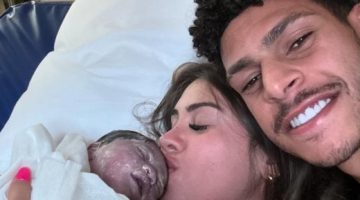 رياضة – مهاجم مارسيليا يحتفل بطفلته الجديدة بعد الفوز على نانت