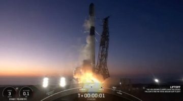 تكنولوجيا  – SpaceX تنجح فى إطلاق 22 قمرا صناعيا جديدا للانترنت