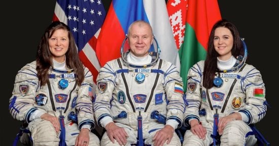 تكنولوجيا  – المركبة الروسية “سويوز” تصل بـ 3 رواد فضاء إلى محطة الفضاء الدولية