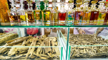 حلْبُ الطحالب يُنتج عطرا أغلى من الذهب | علوم – البوكس نيوز