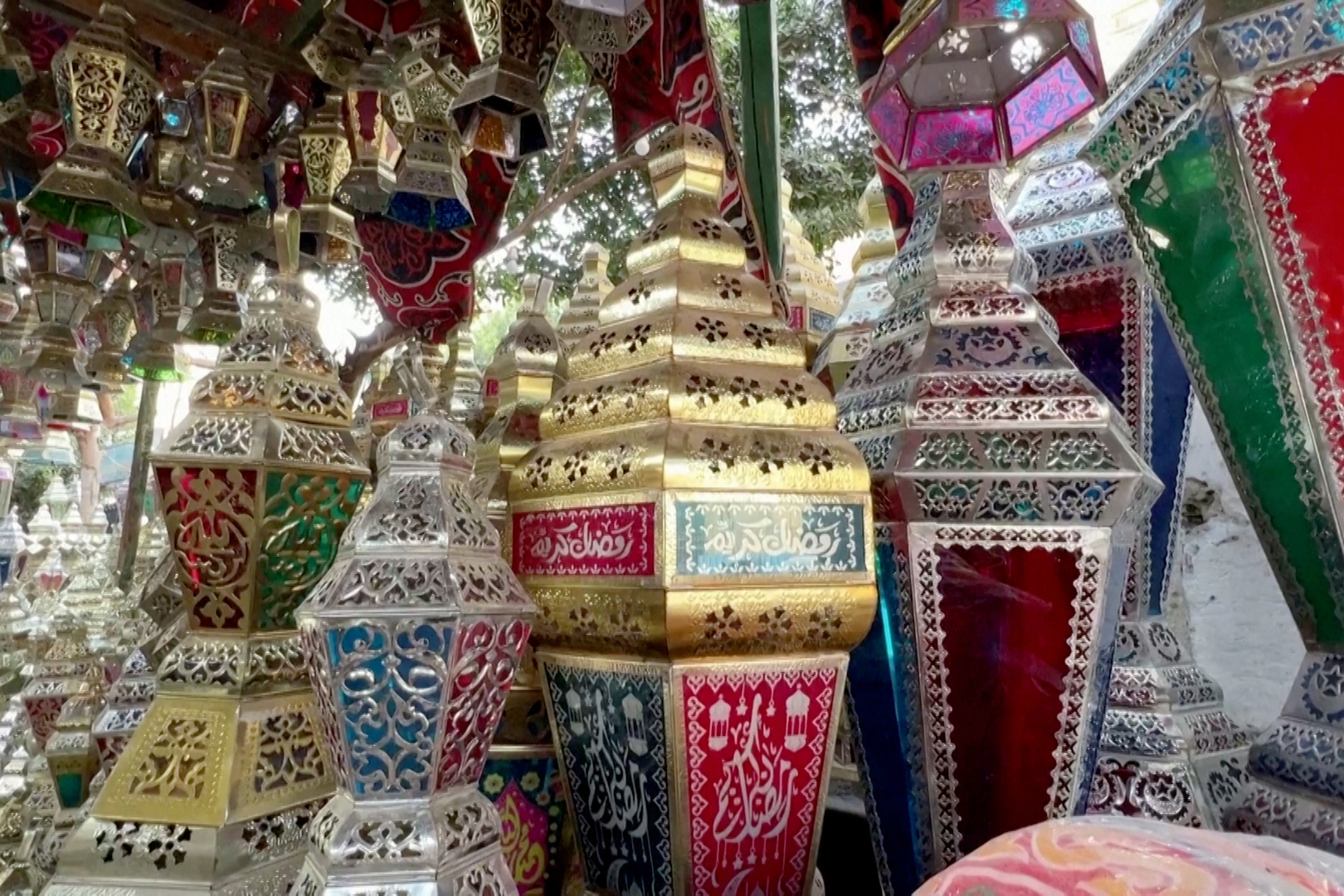 ضعف الإقبال على فوانيس رمضان بمصر وسط أوضاع اقتصادية صعبة | اقتصاد – البوكس نيوز