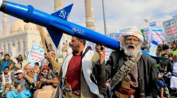 الحوثيون يستهدفون سفينة أميركية ويتوعدون بالتصعيد في رمضان | أخبار – البوكس نيوز