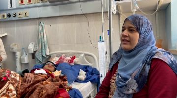 ما قصة الطفلة نغم ومعاناتها مع إصابتها بشظايا في الرأس بغزة | التقارير الإخبارية – البوكس نيوز