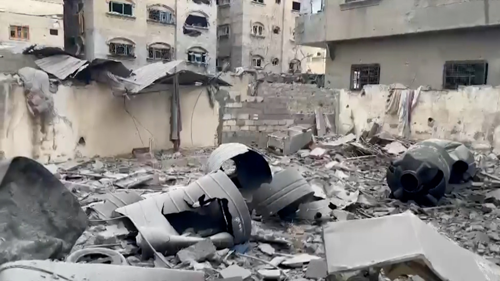 آثار القصف الإسرائيلي على منازل غربي مدينة غزة | التقارير الإخبارية – البوكس نيوز