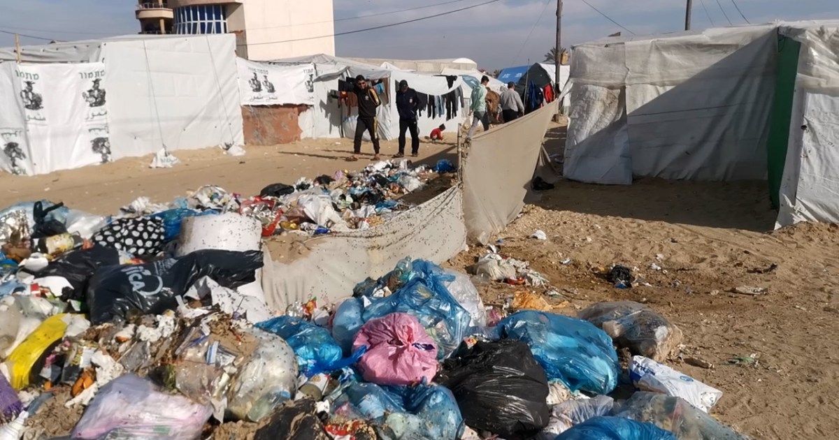 أكوام القمامة تهدد نازحي الخيام في رفح بالأوبئة | سياسة – البوكس نيوز