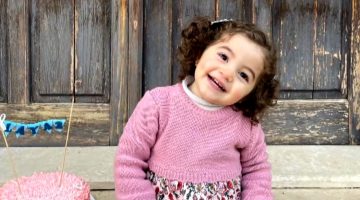 بابتسامتها العذبة الآسرة.. الطلفة ليا تنضم إلى قافلة الشهداء في غزة | البرامج – البوكس نيوز