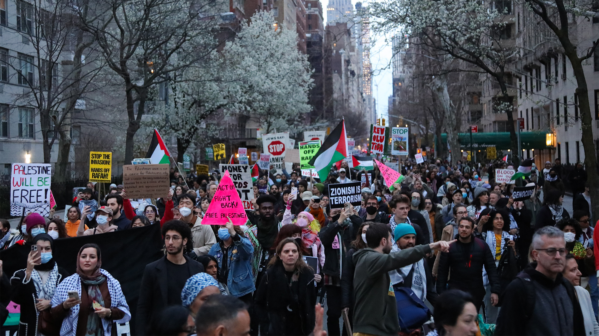 مظاهرة في نيويورك للتنديد بالحرب على غزة | التقارير الإخبارية – البوكس نيوز