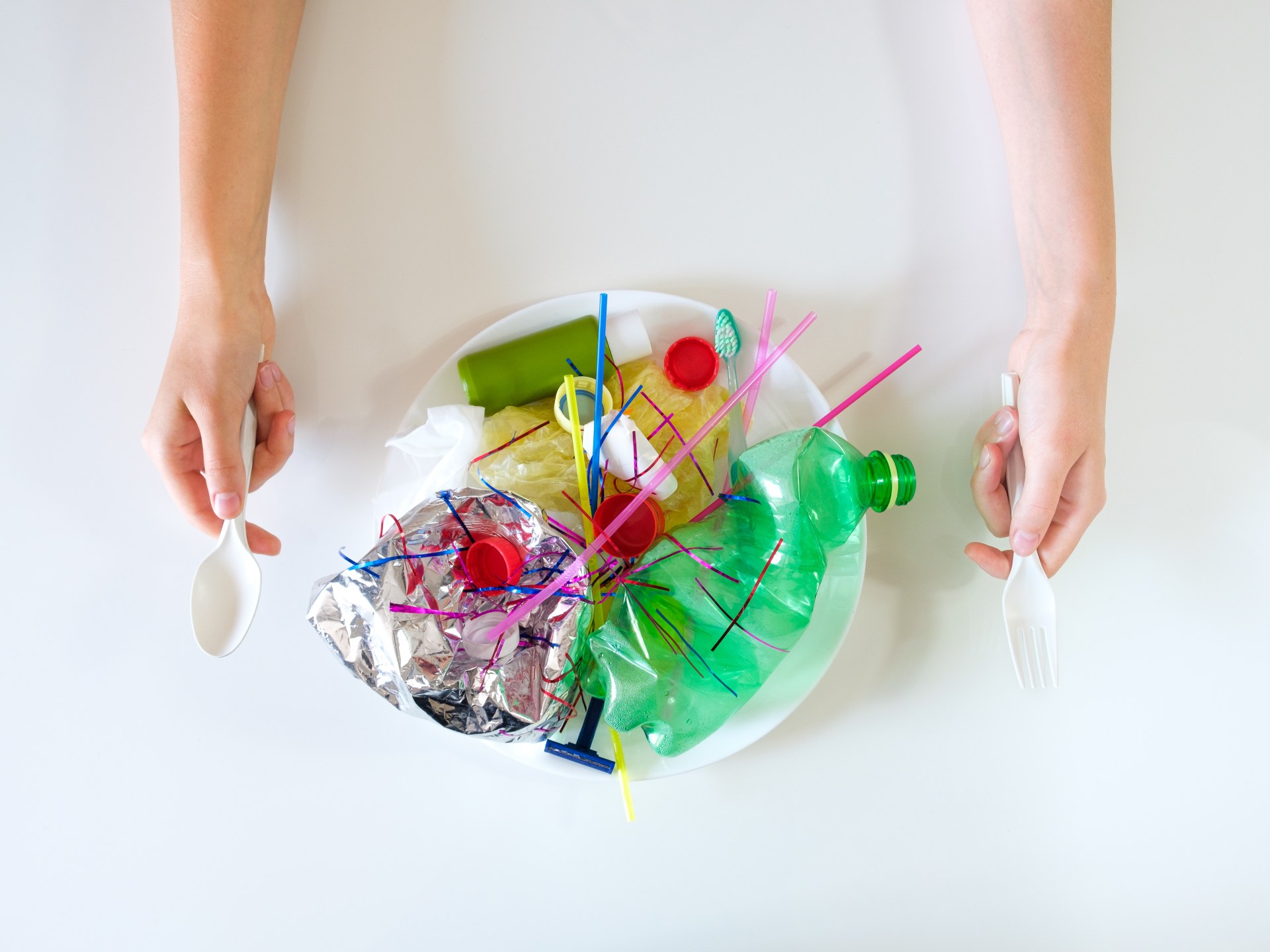 المايكروبلاستيك.. يدمّر النظم البيئية ويهدد صحة الإنسان | علوم – البوكس نيوز