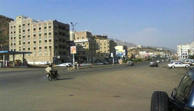 مليشيات الحوثي تنفذ حملة عسكرية لمنع المصليين من أداء صلاة التراويح والقيام في تعز