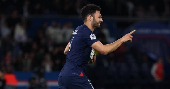 رياضة – باريس سان جيرمان يخطف تعادلا صعبا من كليرمون فوت في الدوري الفرنسي