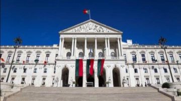 الرئيس يعد والحكومة تتهرب.. البرتغال ترفض دفع تعويضات