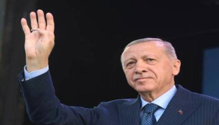 أردوغان يبدأ زيارة رسمية للعراق هي الأولى منذ 12 عاما