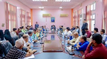 رئيس الوزراء يترأس اجتماع لقيادات المكتب التنفيذي في محافظة لحج