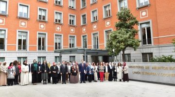 اسبانيا:-مكتب المبعوث الخاص يختتم بنجاح فعالية منتدى مدريد للمرأة والسلام والأمن في اليمن