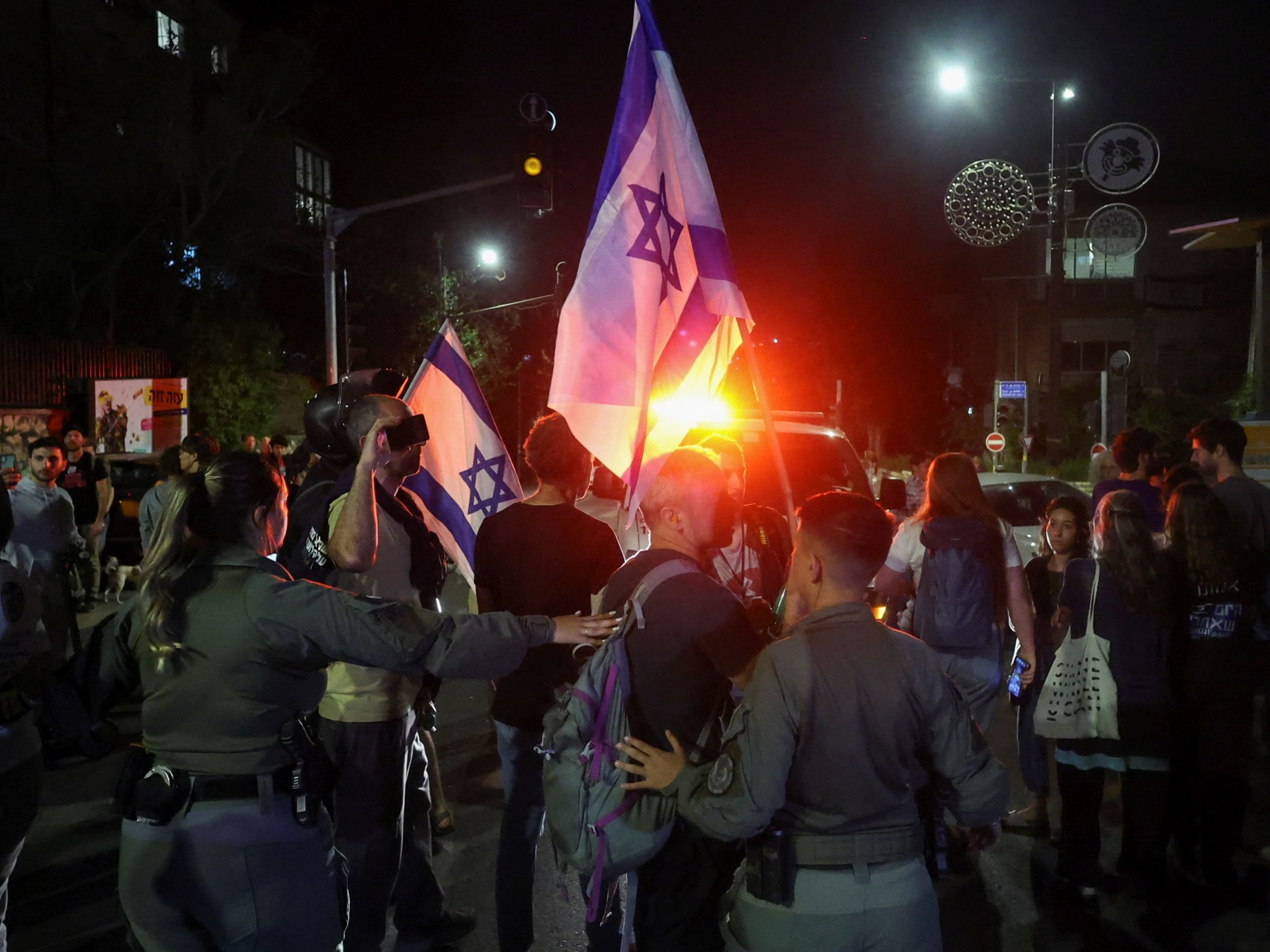 الاحتجاجات أمام منزل نتنياهو تغضب مسؤولين إسرائيليين | أخبار – البوكس نيوز