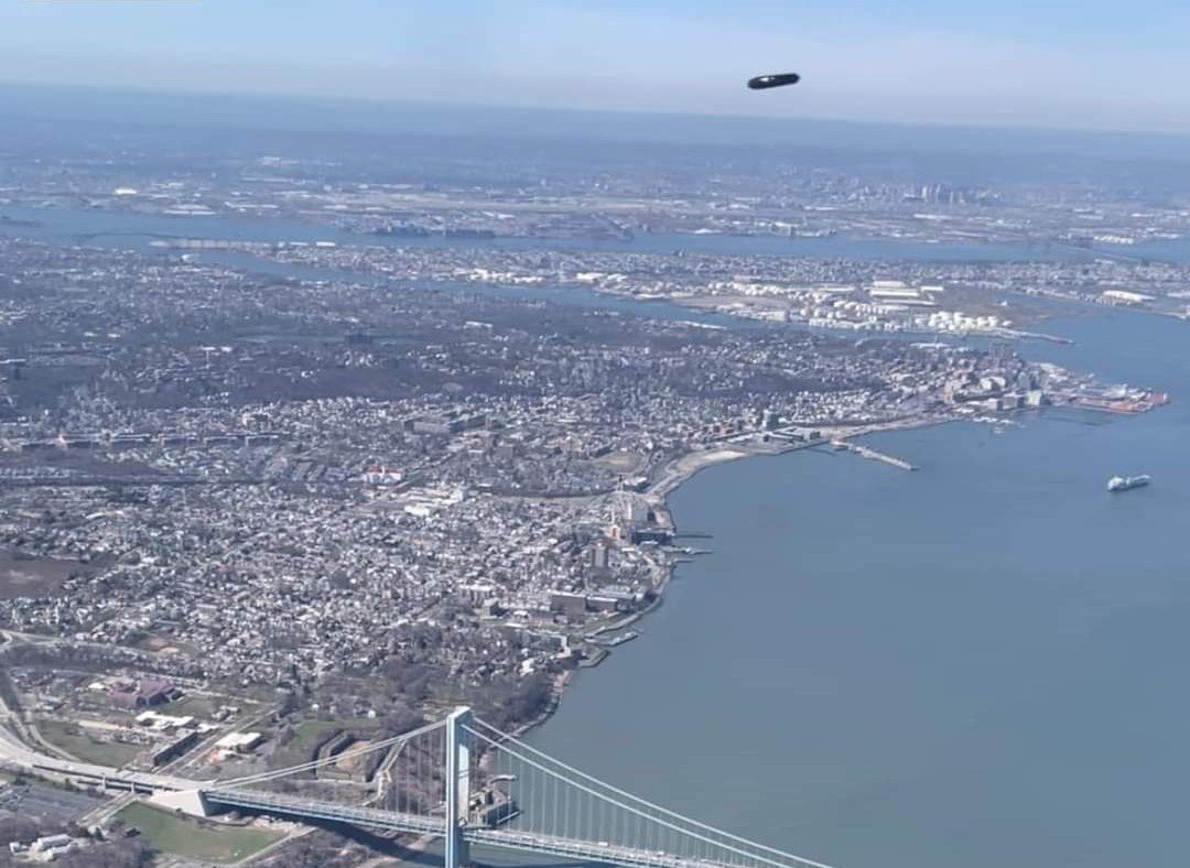 السلطات الأمريكية تفتح تحقيقا عاجلا بعد رصد “صحن طائر” في سماء نيويورك