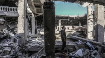 مقتل امرأة وإصابة آخرين جراء قصف إسرائيلي لمنزل في رفح جنوب غزة