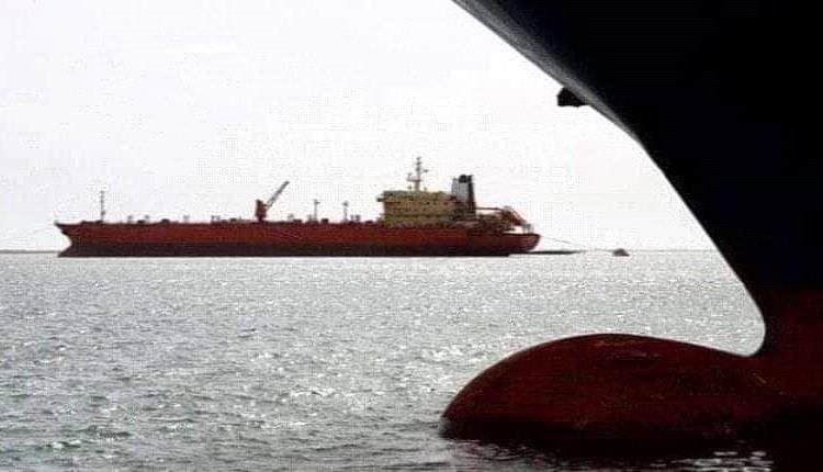 مليشيا الحوثي تستهدف سفينة تحمل نفطًا روسيًا في البحر الأحمر