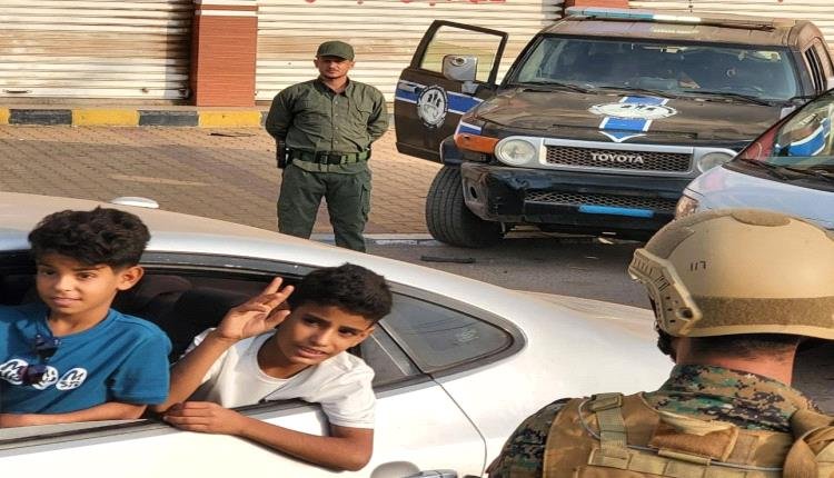عدن: قوات الطوارئ والدعم الأمني تنفذ انتشارًا أمنيًا مكثفًا لتأمين العاصمة خلال أيام العيد