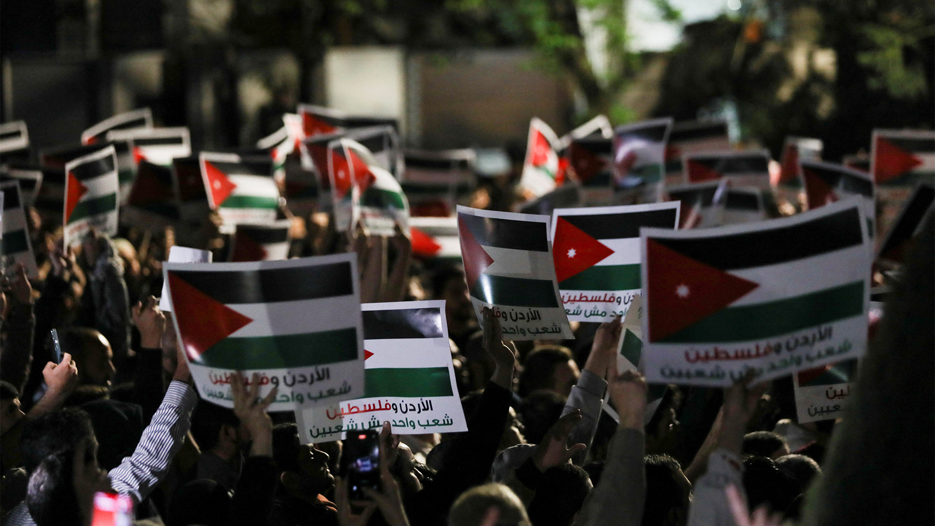 متظاهرون أردنيون يطالبون حكومتهم بإلغاء اتفاقية السلام بين الأردن وإسرائيل | التقارير الإخبارية – البوكس نيوز