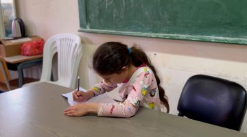 نصف عام من العدوان الإسرائيلي المستمر يشل التعليم بالجنوب اللبناني | سياسة – البوكس نيوز