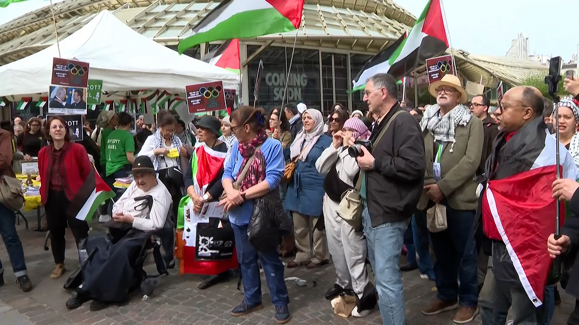 محتجون فرنسيون يطالبون بمعاقبة إسرائيل ومقاطعتها ومحاسبة مواطنيهم الذين يقاتلون معها | التقارير الإخبارية – البوكس نيوز