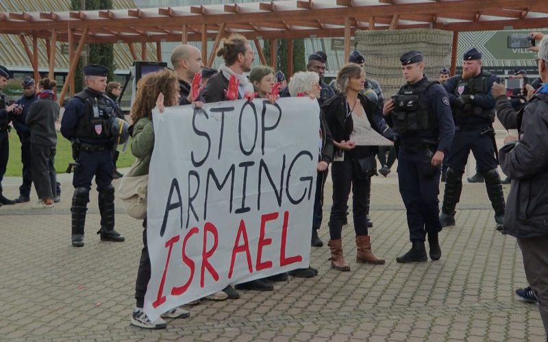 ضغوط متزايدة على الحكومة الفرنسية لوقف تصدير الأسلحة لإسرائيل | التقارير الإخبارية – البوكس نيوز