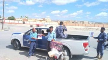 شرطة السير بمديرية غيل باوزير تنفذ حملة توعوية بمناسبة أسبوع المرور العربي