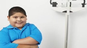 علماء: الوزن الزائد في مرحلة الطفولة يمكن أن يقصر عمر الإنسان إلى النصف