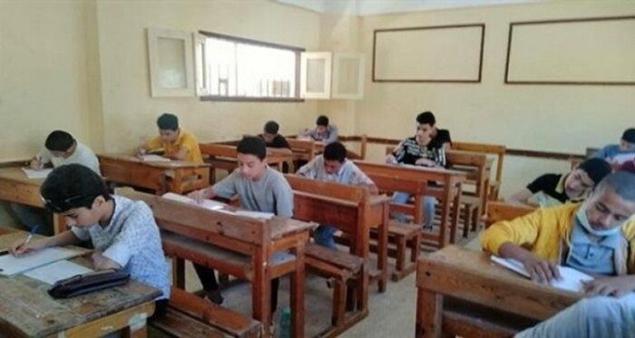 «التعليم»: خصم 3 أيام من ملاحظين وحرمان 6 طلاب من الامتحان بسبب الغش