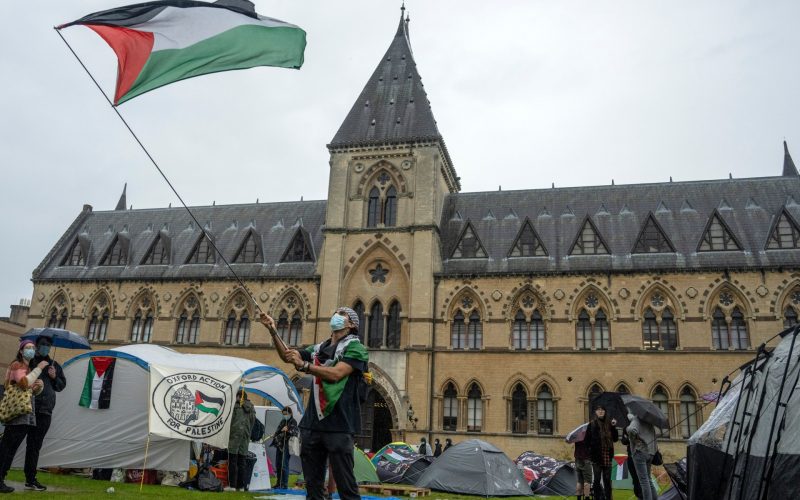 الشرطة تشتبك وتعتقل متظاهرين باعتصام مؤيد للفلسطينيين بجامعة أكسفورد | أخبار – البوكس نيوز