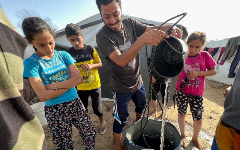 من أجل الماء.. نازحو غزة يحفرون الأرض بأيديهم | سياسة – البوكس نيوز