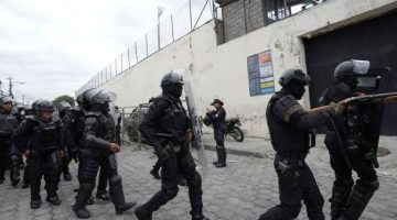 رئيس الإكوادور يعلن حالة الطوارئ في خمس مقاطعات لمواجهة عنف العصابات