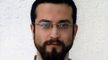 باسم خندقجي أسير فلسطيني كسر القضبان بالأدب وفاز بجائزة البوكر | الموسوعة – البوكس نيوز