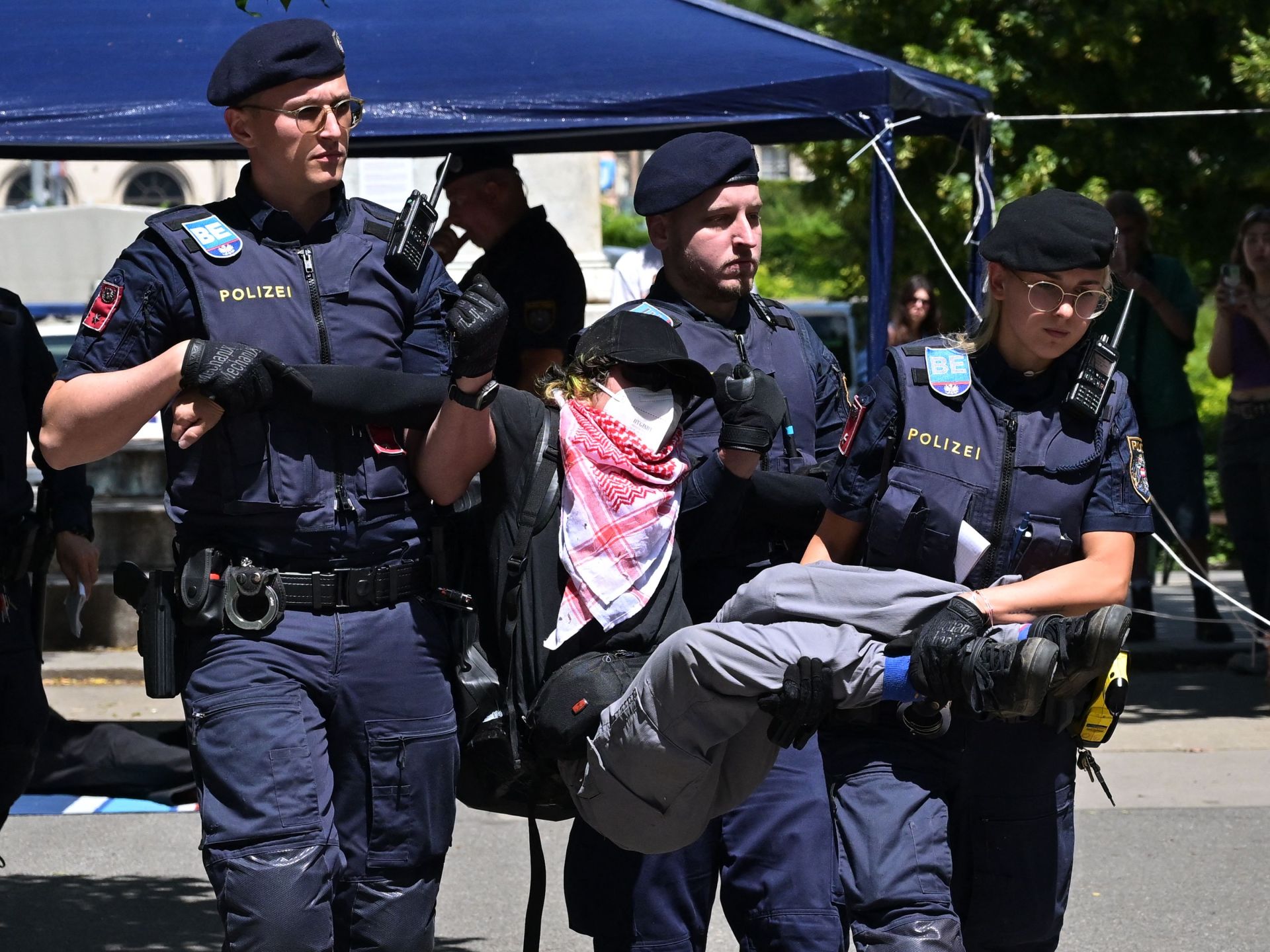اعتقال مناصرين لغزة بجامعة فيينا وتفريق مظاهرة في بروكسل | أخبار – البوكس نيوز
