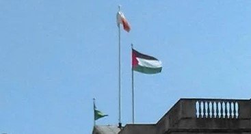 العلم الفلسطيني يرفرف فوق البرلمان الأيرلندي بعد اعتراف دبلن بدولة فلسطين