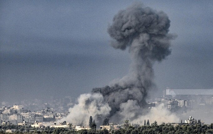 شهداء وجرحى جراء استهداف الاحتلال منزلا في مدينة غزة