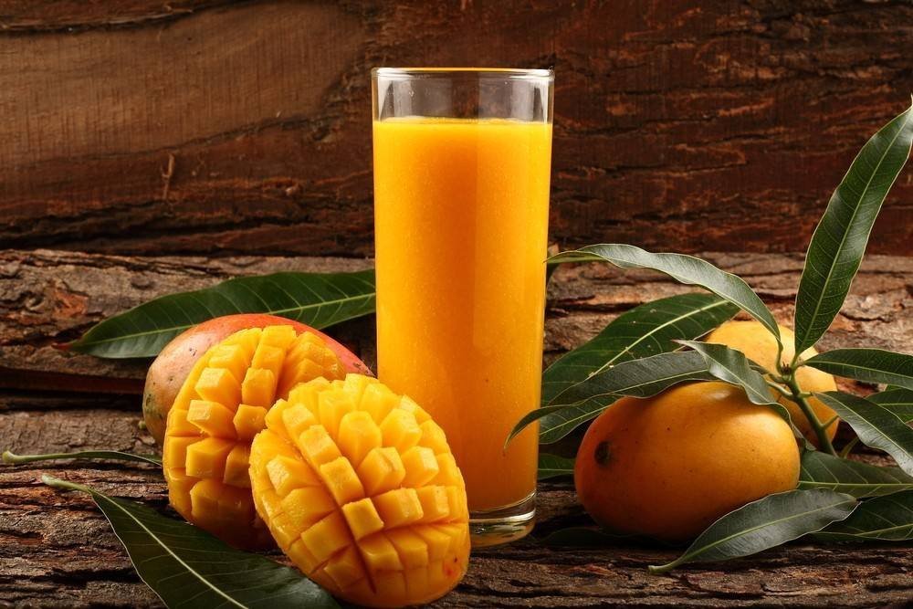 ملك الفاكهة.. فوائد صحية لشرب عصير المانجو في الحر