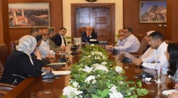 محافظ بورسعيد يُتابع مستجدات الموقف التنفيذي لإزالة التعديات على أملاك الدولة