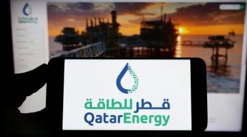 قطر للطاقة تترقب موافقة الحكومة للاستحواذ على 40% من منطقتين لاستكشاف الغاز