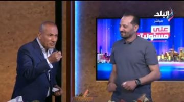 أحمد موسى يتناول فسيخ ورنجة على الهواء (فيديو)