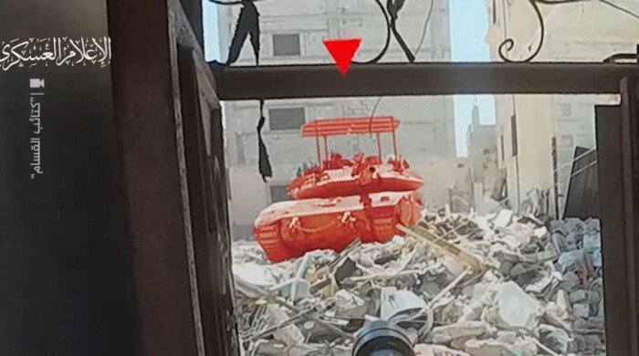 لحظة استهداف كتائب القسام لدبابة «ميركافا» وجرافة عسكرية في رفح «فيديو»
