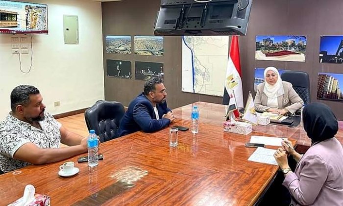 نائب محافظ القاهرة تتابع أعمال تطوير مزارات آل البيت وحديقة قنديل أم هاشم
